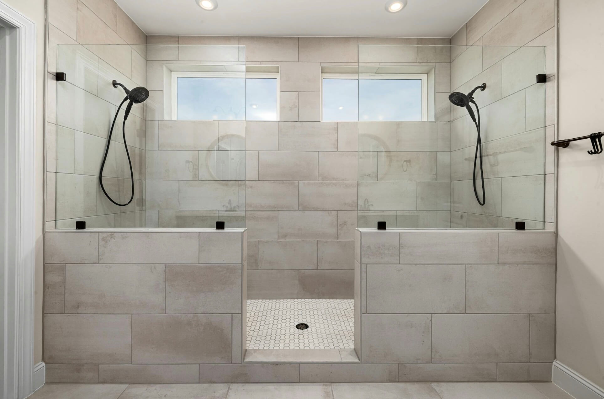 Shower Niche Planning in Granbury: Size, Placement, Tile Layout, and Storage Tips